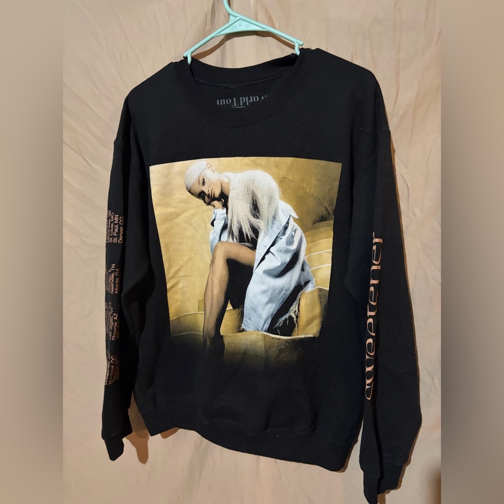 Ariana Grande Sweetener World Tour Sweatshirt Black crewneck